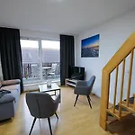 Apartamento Meerfarbig - Haustierfrei -terrasse Mit Strandkorb Oder Balkon - Glasfaser - Parkplatz - Fahrradschuppen - Waschtrockner - E-ladesaeule- Ruhig Und Zentral - Nichtraucher *