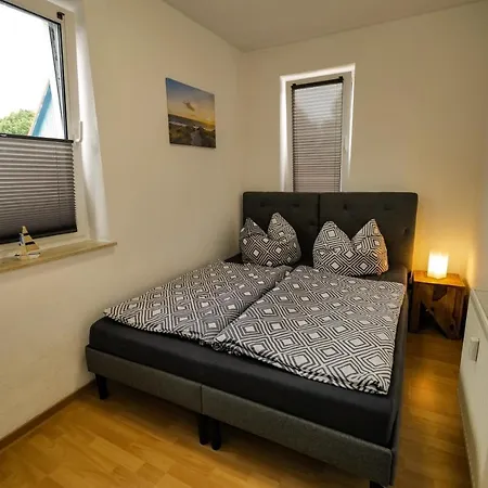 شقة Meerfarbig - Haustierfrei -terrasse Mit Strandkorb Oder Balkon - Glasfaser - Parkplatz - Fahrradschuppen - Waschtrockner - E-ladesaeule- Ruhig Und Zentral - Nichtraucher *