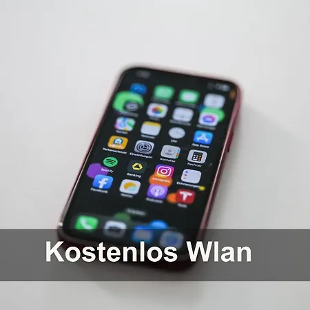 Meerfarbig - Haustierfrei -terrasse Mit Strandkorb Oder Balkon - Glasfaser - Parkplatz - Fahrradschuppen - Waschtrockner - E-ladesaeule- Ruhig Und Zentral - Nichtraucher Апартаменты *