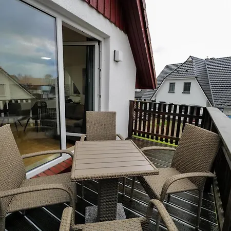 Ferienwohnungen Meerfarbig Zingst - Haustierfrei -Terrasse Mit Strandkorb Oder Balkon - E-Ladesaeule - Parkplatz - Wlan - Fahrradschuppen - Waschtrockner - Ruhig Und Zentral - Nichtraucher *
