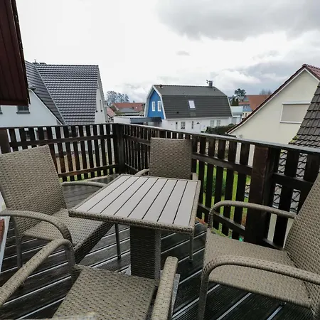 Apartman Meerfarbig - Haustierfrei -terrasse Mit Strandkorb Oder Balkon - Glasfaser - Parkplatz - Fahrradschuppen - Waschtrockner - E-ladesaeule- Ruhig Und Zentral - Nichtraucher *