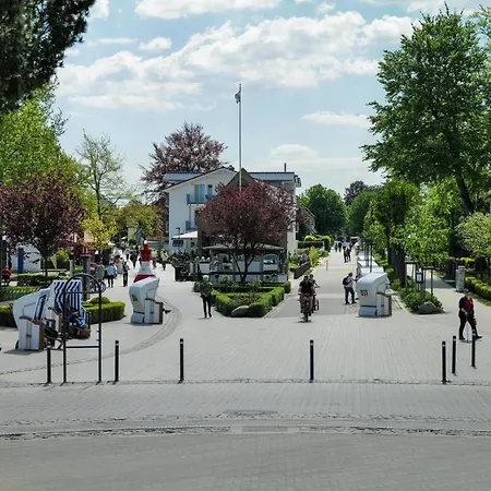 Haustierfrei - Meerfarbig -glasfaser - Terrasse Mit Strandkorb Oder Balkon - Parkplatz - Fahrradschuppen - Waschtrockner - E-ladesaeule- Ruhig Und Zentral - Nichtraucher Апартаменты