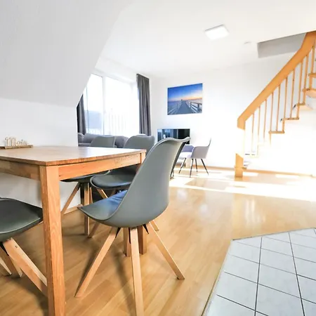 Haustierfrei - Meerfarbig -glasfaser - Terrasse Mit Strandkorb Oder Balkon - Parkplatz - Fahrradschuppen - Waschtrockner - E-ladesaeule- Ruhig Und Zentral - Nichtraucher Apartment Zingst