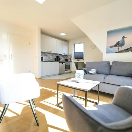 Haustierfrei - Glasfaser - Meerfarbig -terrasse Mit Strandkorb Oder Balkon - Parkplatz - Fahrradschuppen - Waschtrockner - E-ladesaeule- Ruhig Und Zentral - Nichtraucher * 징스트
