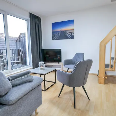 아파트 Haustierfrei - Glasfaser - Meerfarbig -terrasse Mit Strandkorb Oder Balkon - Parkplatz - Fahrradschuppen - Waschtrockner - E-ladesaeule- Ruhig Und Zentral - Nichtraucher