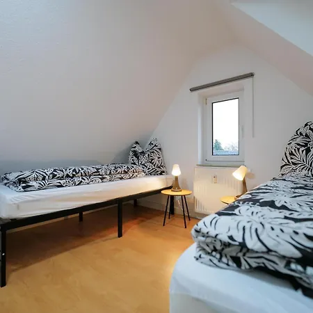 Haustierfrei - Glasfaser - Meerfarbig -terrasse Mit Strandkorb Oder Balkon - Parkplatz - Fahrradschuppen - Waschtrockner - E-ladesaeule- Ruhig Und Zentral - Nichtraucher Apartamento *