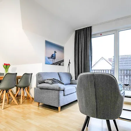 Apartman Meerfarbig - Haustierfrei -terrasse Mit Strandkorb Oder Balkon - Glasfaser - Parkplatz - Fahrradschuppen - Waschtrockner - E-ladesaeule- Ruhig Und Zentral - Nichtraucher Zingst